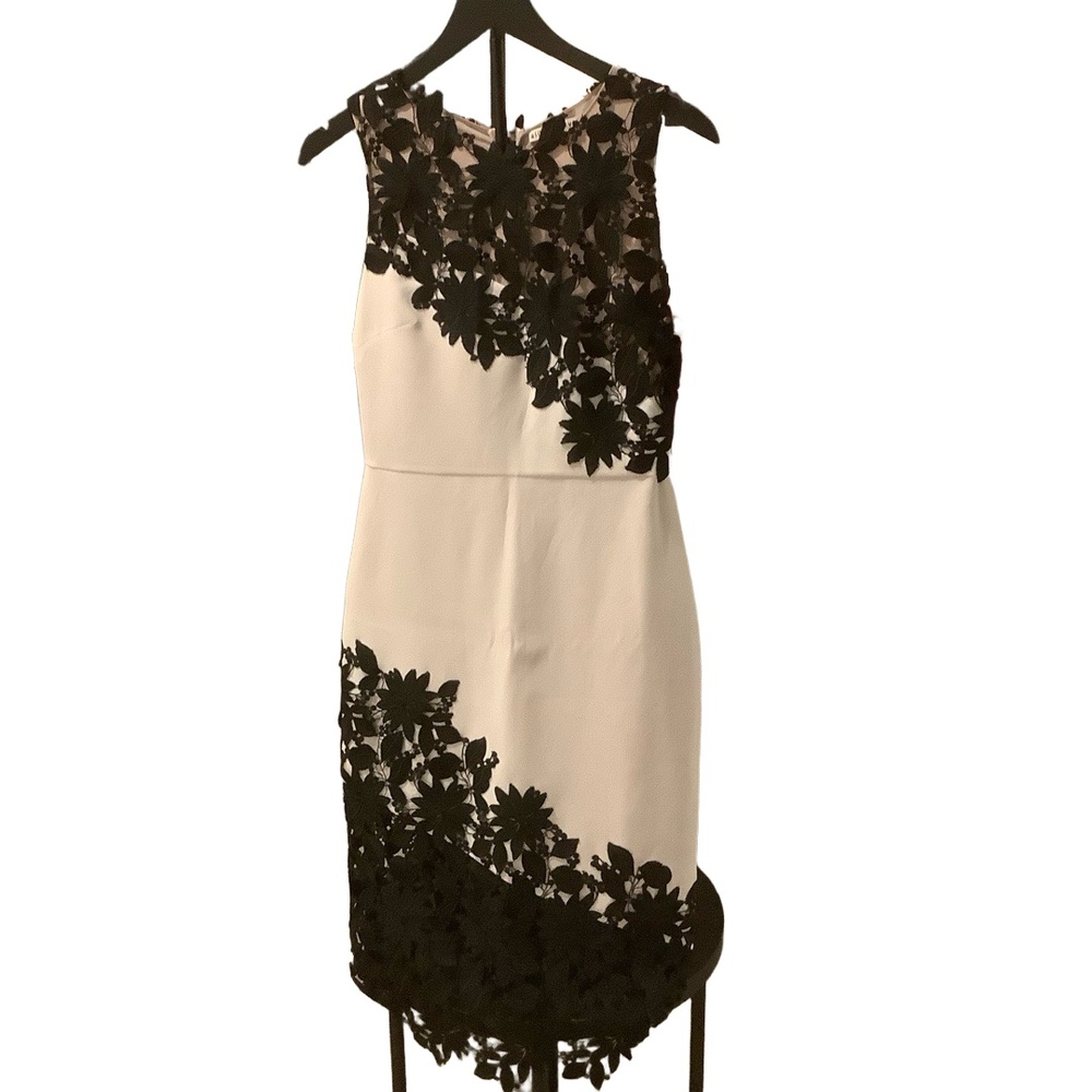 Alice + Olivia Dress Womens Sz 6 Black White Margy Sheath Lace Elegant Cocktail